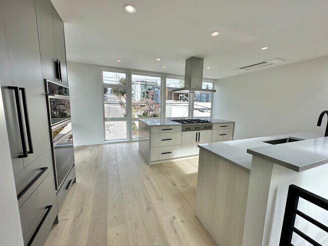 Building Photo - 507 Galer St