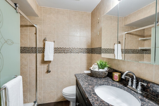 Building Photo - 18W269 Kirkland Ln