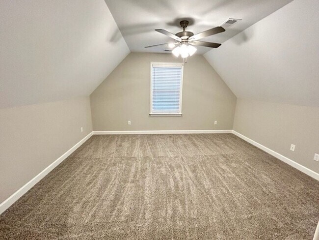 Building Photo - ShippCv8755