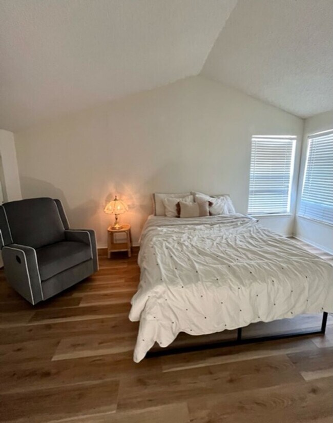 Building Photo - Great 3 bedroom 2 bath home!