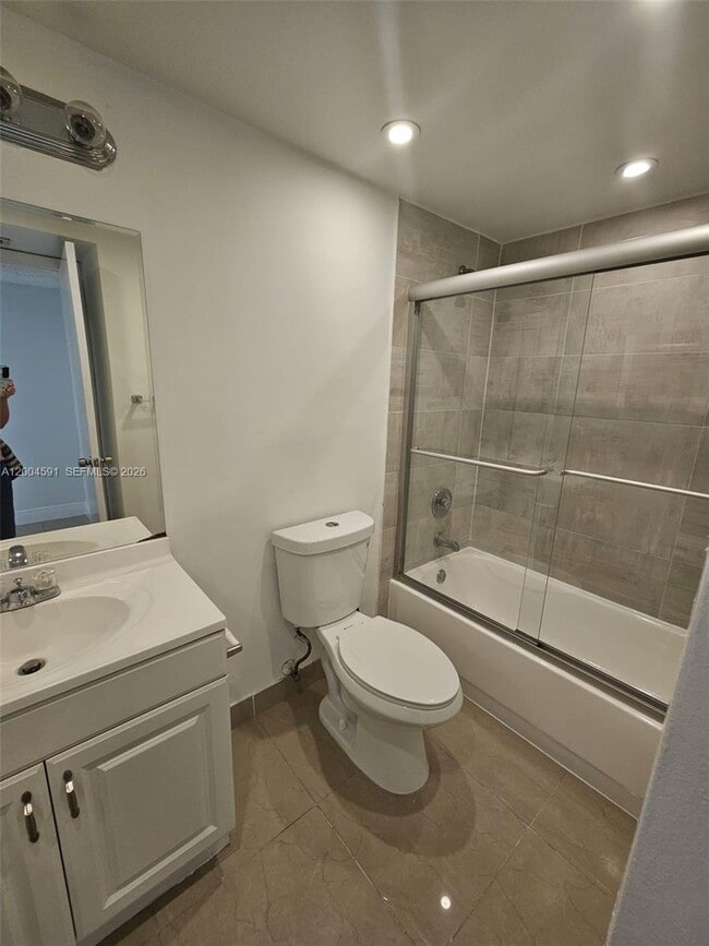 Building Photo - 8160 Geneva Ct