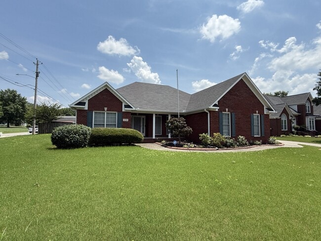 Building Photo - 238 Pebble Brook Dr