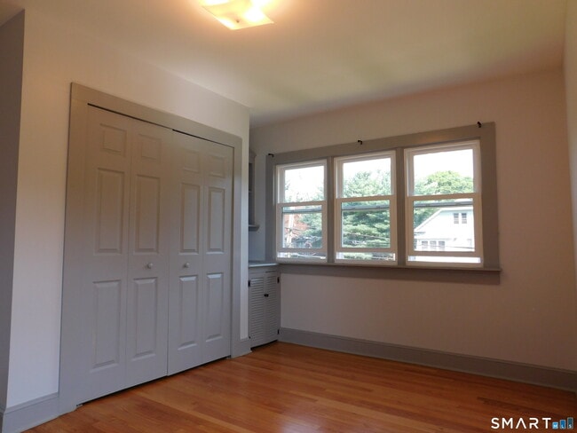 Building Photo - 264 Broad St