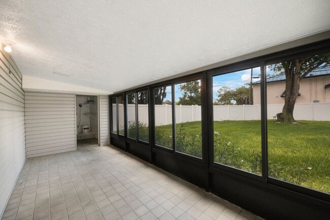 Building Photo - Cute 1 bedroom home with 2 patios and shed***MOVE IN JUNE 20TH****