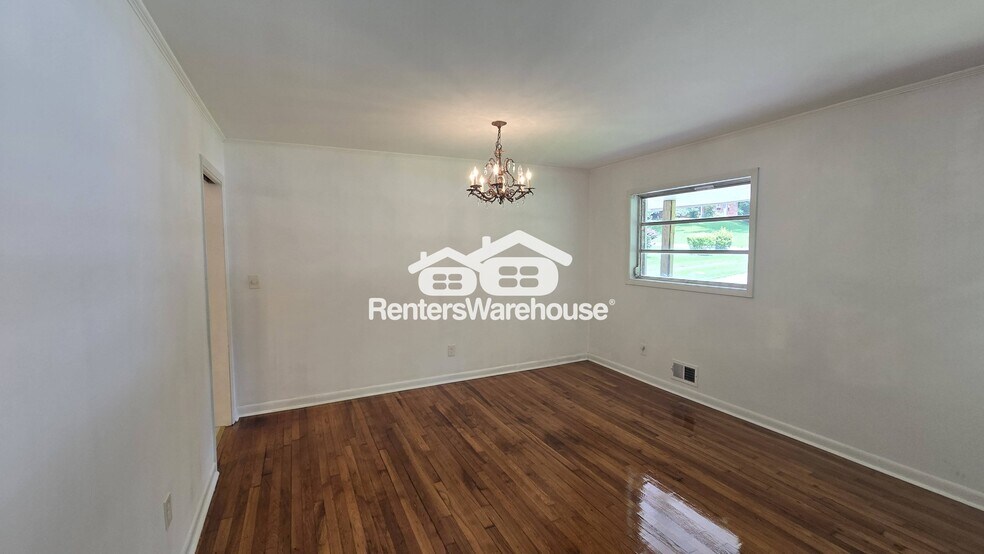 Building Photo - 3961 Lindsey Dr