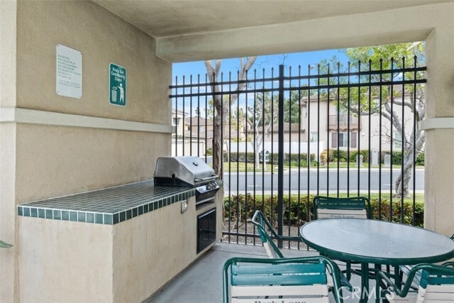 Building Photo - 201 Kensington