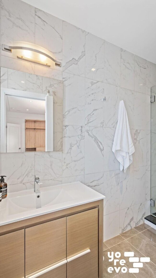 Building Photo - 2 bedroom in BROOKLYN NY 11201