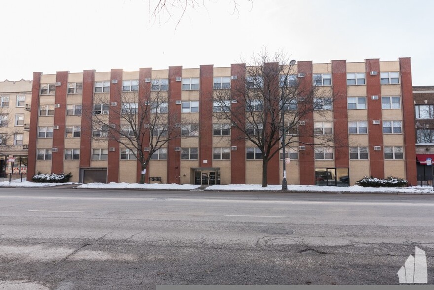 Primary Photo - 6830 N Sheridan Rd