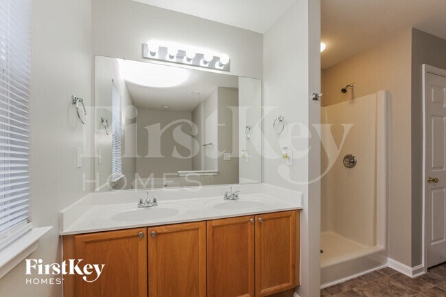 Building Photo - 109 Barrington Dr