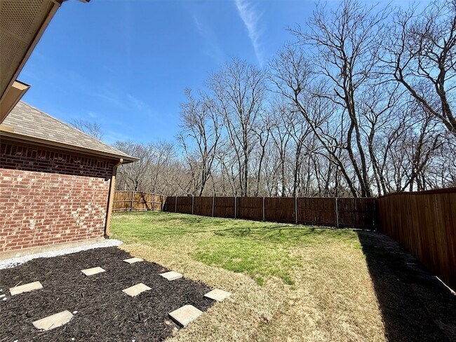 Building Photo - 2305 Caroline St