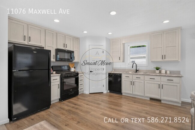 Building Photo - 11076 Maxwell Ave