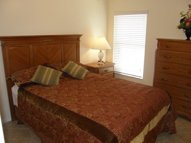 Building Photo - 4418 SW 25th Ave