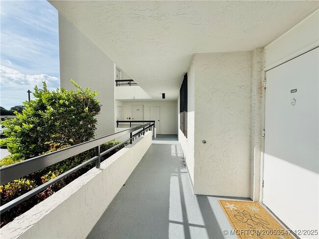Building Photo - 8800 S Ocean Dr