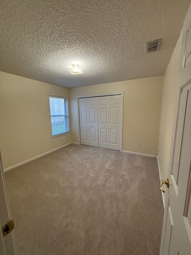 Building Photo - Beautiful Johns Creek Family Home