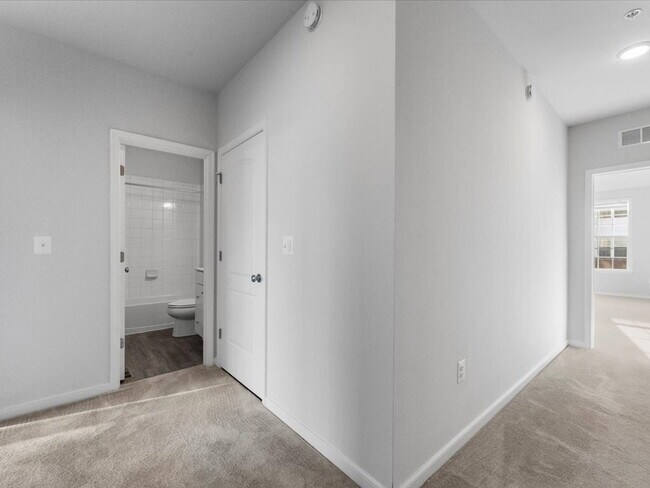 Building Photo - 5925 Laurel Bed Ln