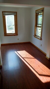 Building Photo - 461 Colchester Ave