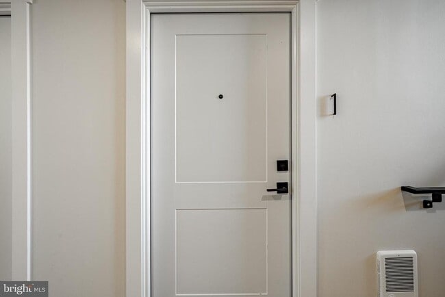 Building Photo - 530 Washington Ave