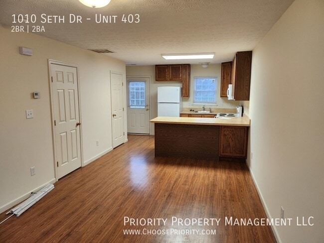 Building Photo - 2BR 1.5BA Townhome, Staunton