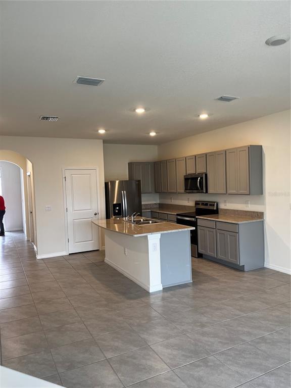 Building Photo - 5333 Dragonfly Dr