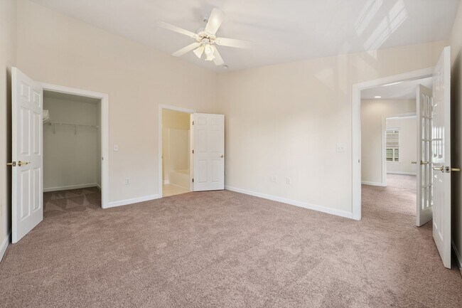 Building Photo - 3be/3ba Apartment Near Duke's Medical/Rese...