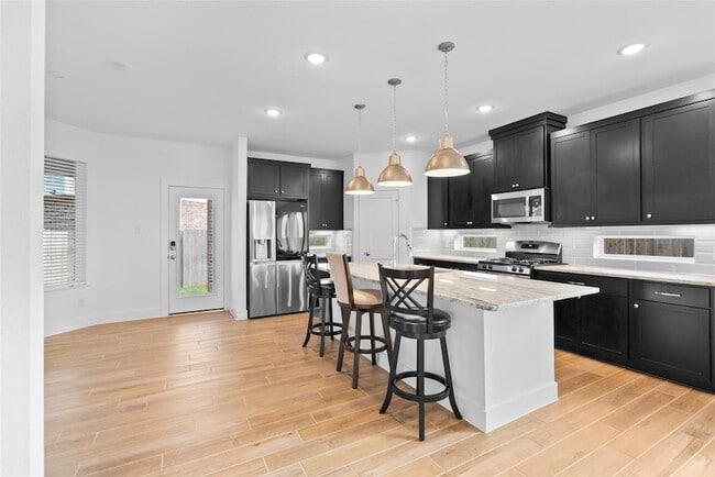 Building Photo - 7831 Swooping Swallow Ln