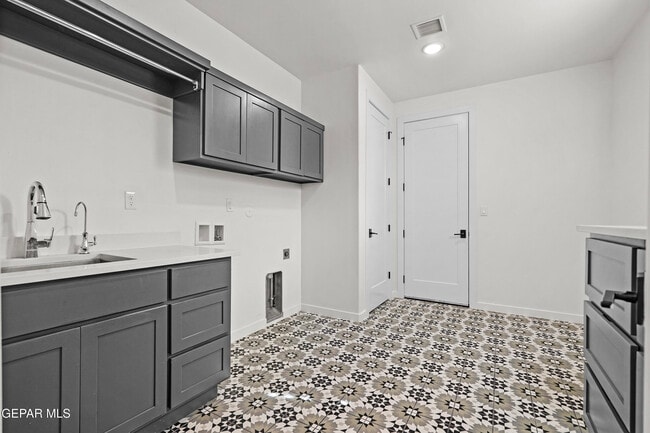 Building Photo - 13637 Chepstow Ct