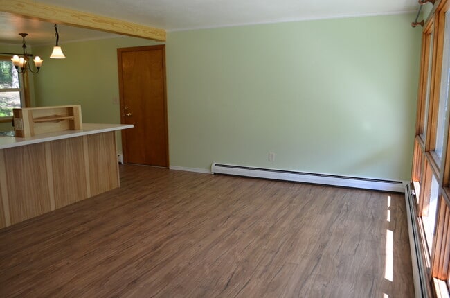 Building Photo - Beautiful 3 bd, 2 bath home for rent in Fa...