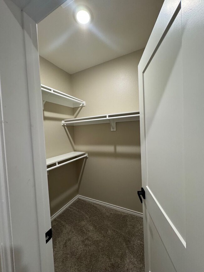 Building Photo - Brand New Apartments!!  2 Bedroom 2 Bath!