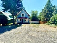 Building Photo - Charming Two-Story Home on Dead-End Road