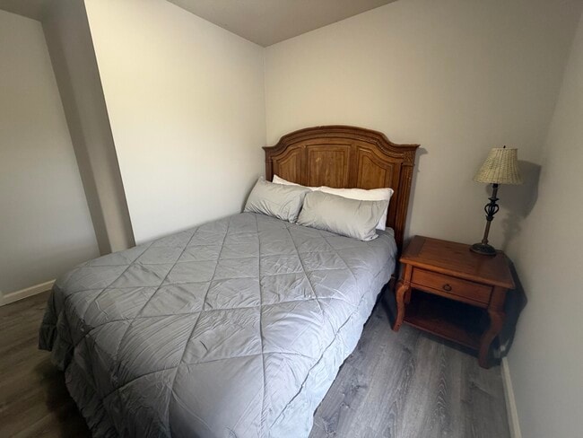 Building Photo - 202 Wheaton Ct