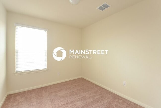 Building Photo - 3 Bedroom Pet-Friendly Home in San Antonio, TX with Main Street Renewal