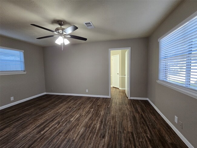 Building Photo - 2623 Fern Hill Dr