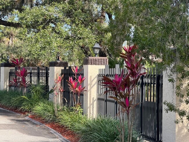 Building Photo - 19505 Quesada Ave