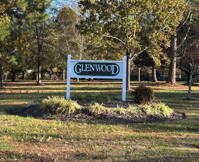 Building Photo - Glenwood