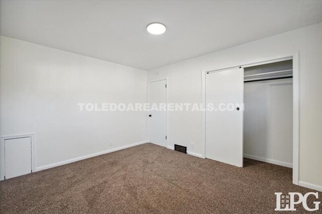 Building Photo - 3058 Nebraska Ave