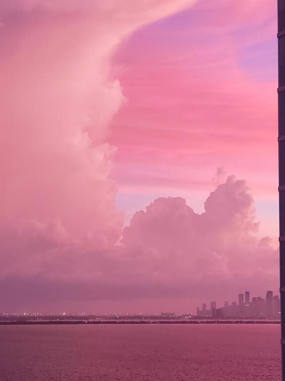 Building Photo - 7601 E Treasure Dr