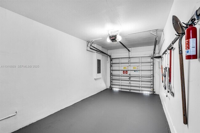 Building Photo - 15057 SW 32nd St