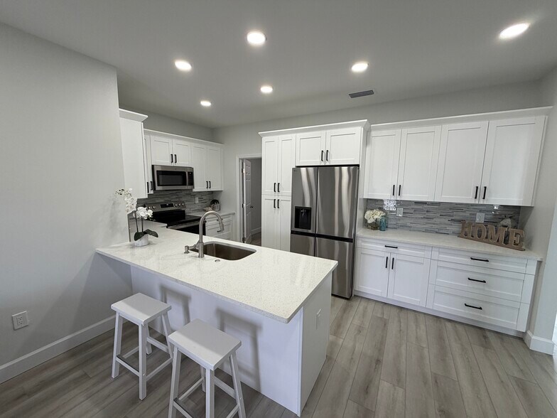 Building Photo - 13117 4th St E