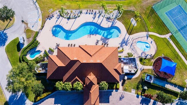 Building Photo - 1736 Pacific Rd