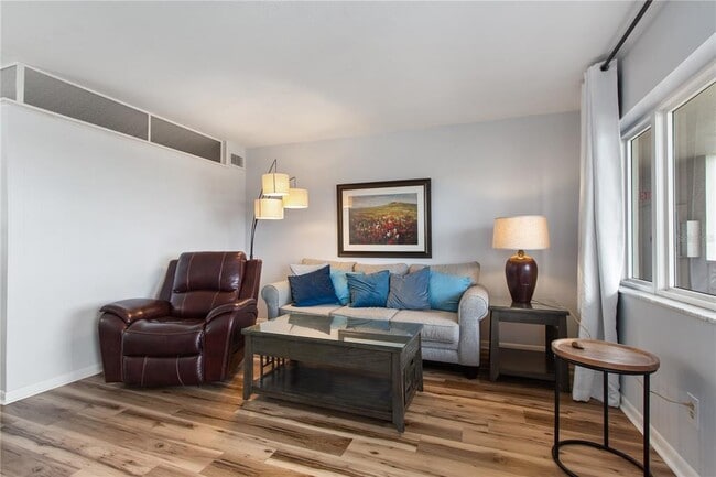 Building Photo - 1235 S Highland Ave