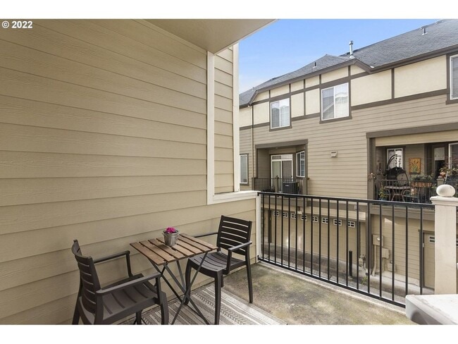 Building Photo - Available 2BD/2.5BATH Townhome in Desirabl...