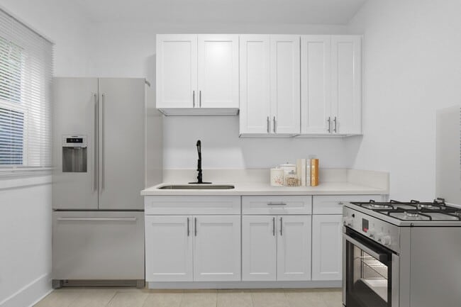 Building Photo - 1344 4th St