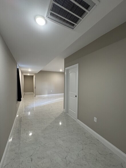 Building Photo - 515 Walnut St