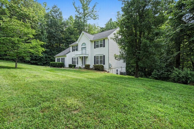 Building Photo - 24 Crestwood Ln