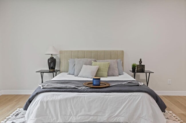 Building Photo - 614 6th St NW