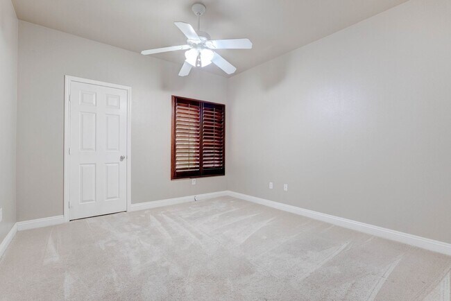 Building Photo - 10001 Crimson Palisades Pl