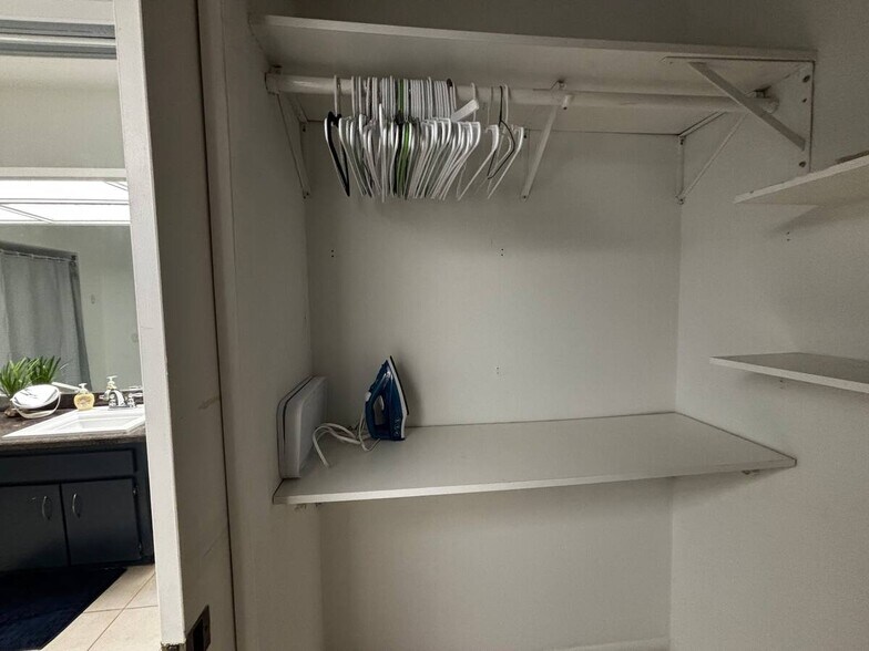 Building Photo - 6040 River Trace Rd