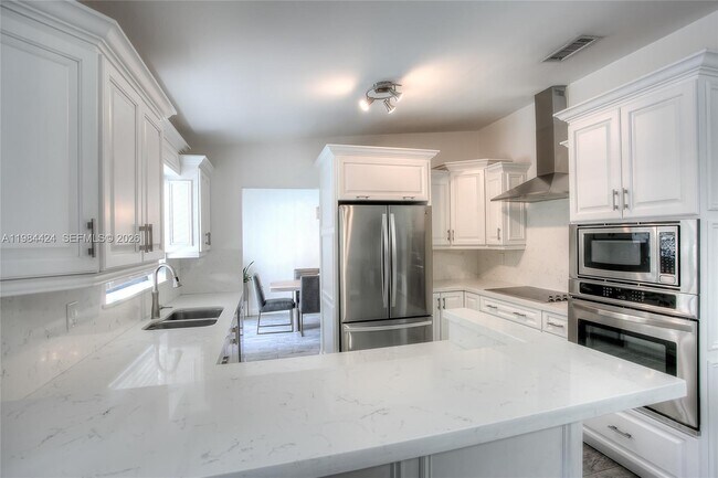 Building Photo - 15831 SW 139th Pl