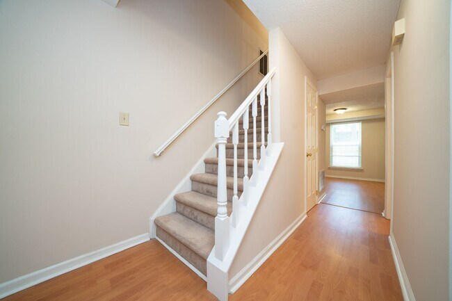 Building Photo - Spacious 3 bedroom home in desirable SW Durham! Super dog friendly with large fenced yard!