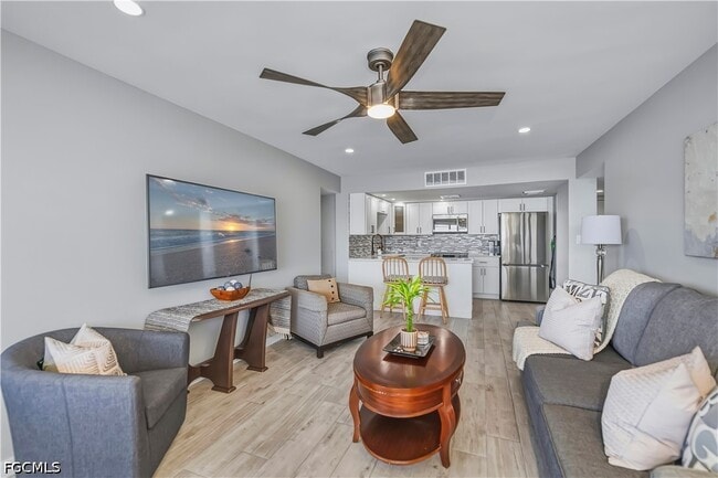 Building Photo - 1900 Clifford St